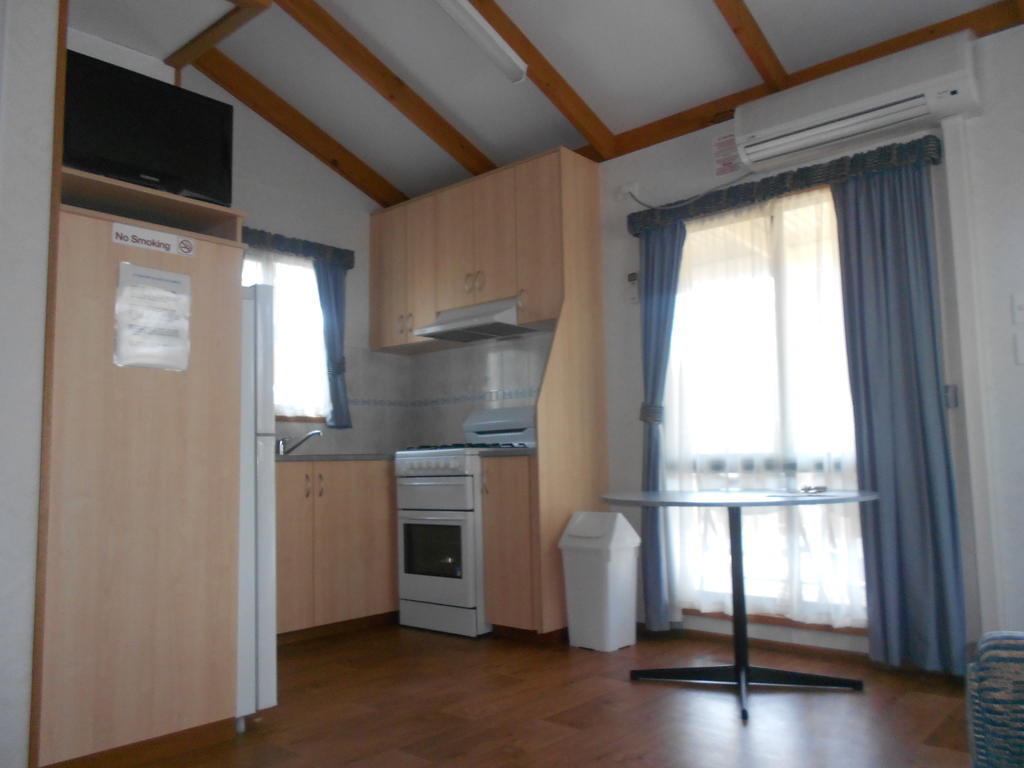 Wagga Wagga Beach Caravan Park Hotel Ruang foto